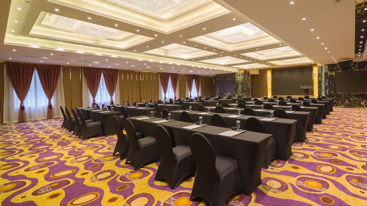 Marco Polo Parkside, 5*